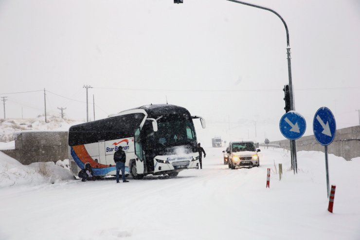 Nevşehir'de kar yağışı ulaşımı olumsuz etkiledi