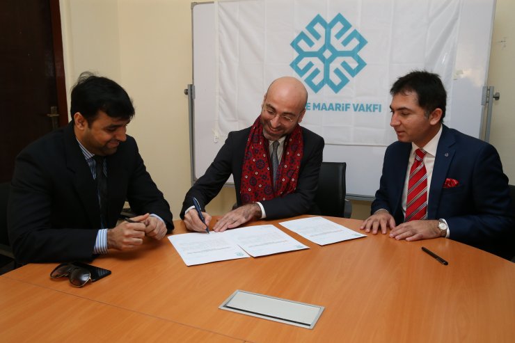 Pakistan'ın Sindh eyaletindeki FETÖ okullarının TMV'ye devri tamamlandı