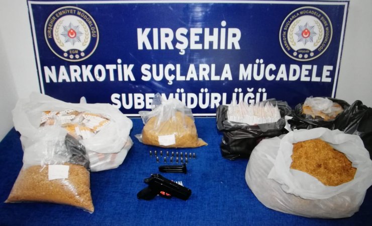 Kırşehir'de kaçak sigara ve uyuşturucu operasyonu