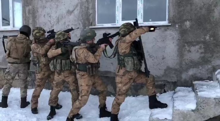 Van'da terör operasyonu: 10 gözaltı