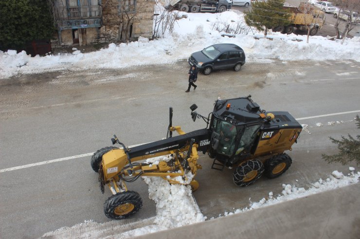 Derebucak'ta kar temizleme çalışmaları