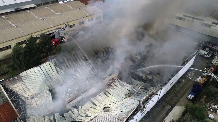GÜNCELLEME - İzmir'de fabrika yangını