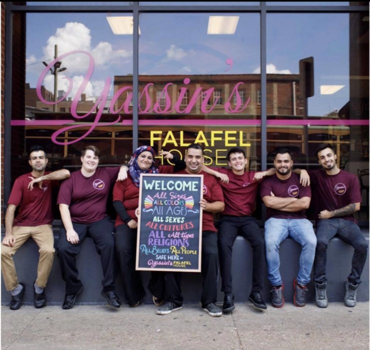 Suriyeli mülteciden federal hükümet çalışanlarına ücretsiz yemek