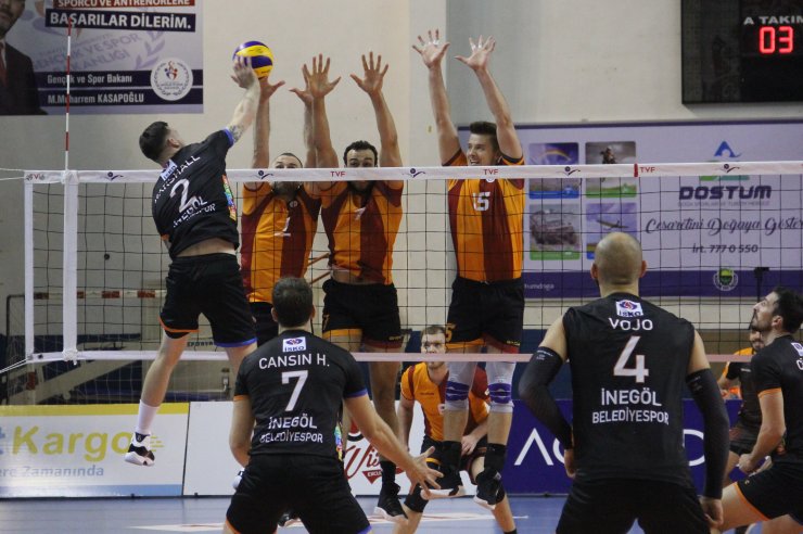 Voleybol: Efeler Ligi