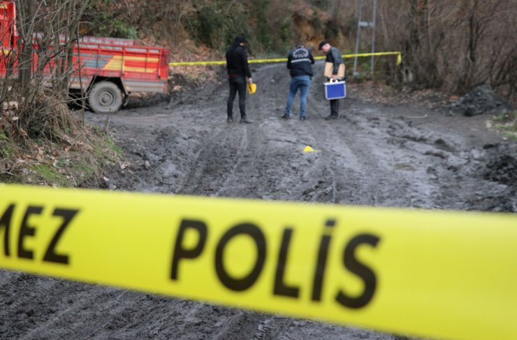 Baba ve oğlu silahla yaralandı