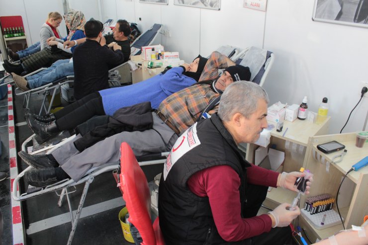 Beyşehir'de kan bağışı kampanyasına yoğun ilgi