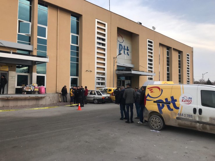 GÜNCELLEME - Konya'da PTT binasında patlama: 1 yaralı