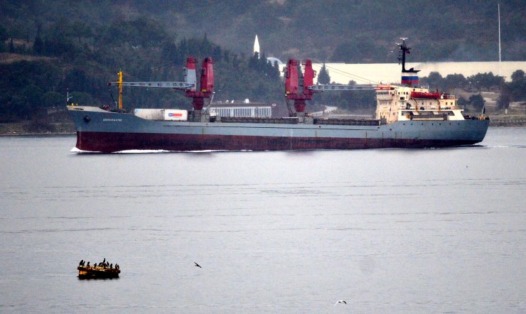 Rus askeri kargo gemisi Çanakkale Boğazı'ndan geçti
