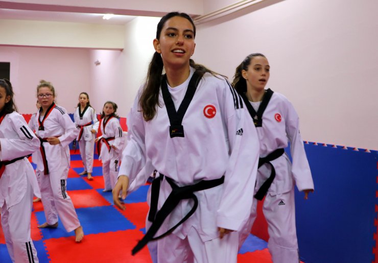 Genç tekvandocu 5. Türkiye şampiyonluğunun sevincini yaşıyor