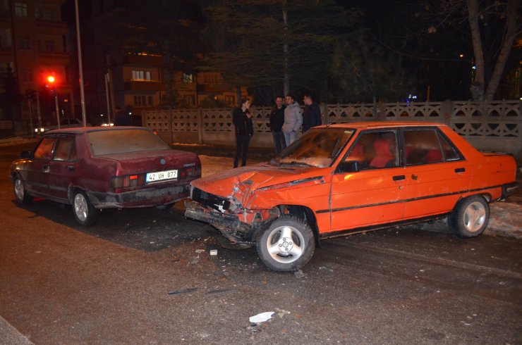 Ilgın'da zincirleme trafik kazası: 1 yaralı