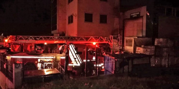 Silivri'de geri dönüşüm tesisinde yangın