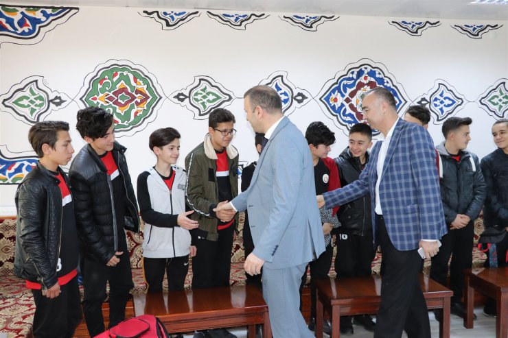 Karaman'da "Futbol Kulüpleri Gençlik Merkezi İle Buluşuyor" projesi