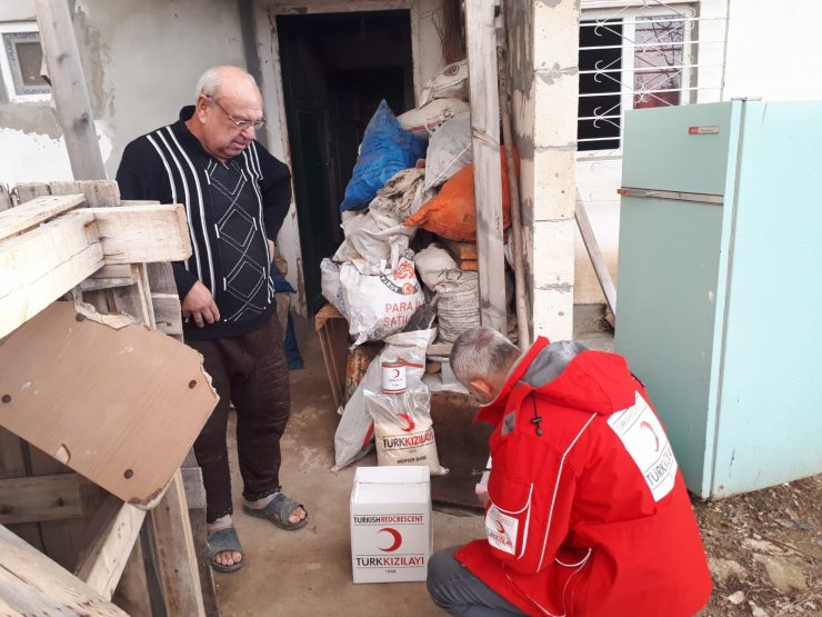Türk Kızılayı'ndan gıda yardımı