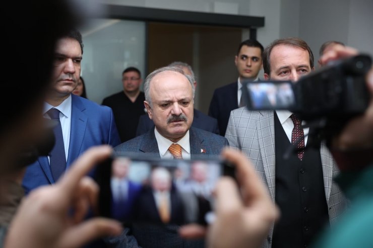 GÜNCELLEME - Eskişehir'de halk otobüsü tıra çarptı