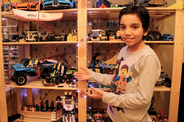 "Legoların efendisi" eve sığmıyor