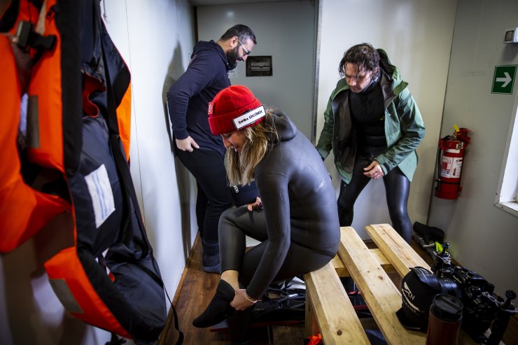 Milli sporcu Şahika Ercümen'den Antarktika'da tarihi dalış