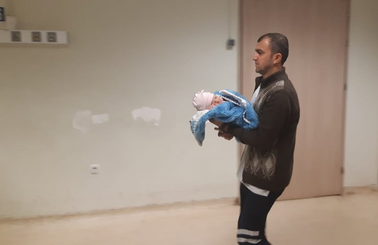 Siirt'te metruk binanın bahçesinde bebek bulundu