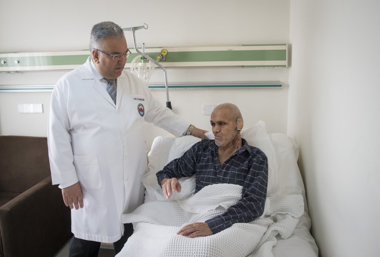 Kulak saran tümöre "zorlu" operasyon