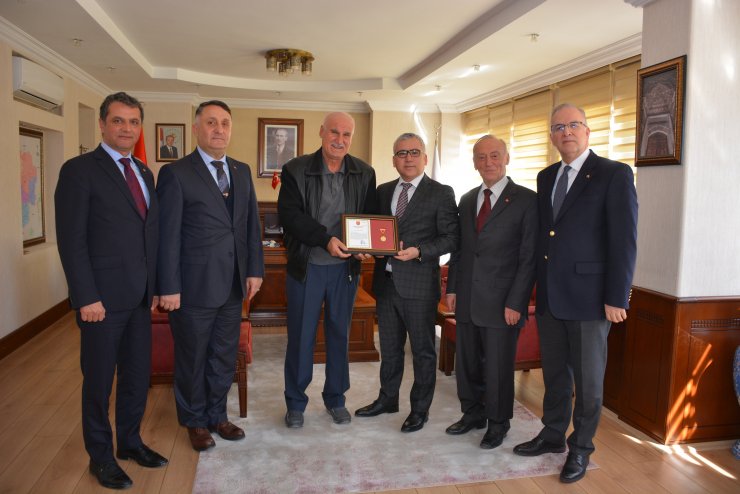 Hayırsever emekli öğretmenden TSKGV’ye ev bağışı