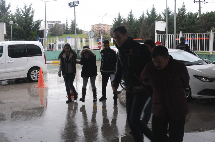 Gitar kılıfı içindeki uyuşturucuyla kaçış köprüde son buldu