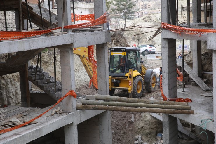 GÜNCELLEME - Göreme'de peribacaları bölgesindeki inşaatın yıkımı