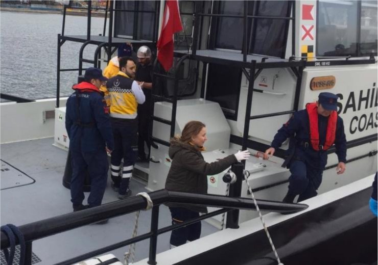 Yabancı bandıralı geminin yaralanan mürettebatı tedavi edildi