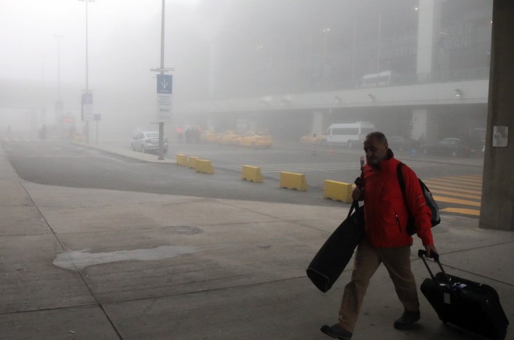 İstanbul'da hava trafiğine sis engeli
