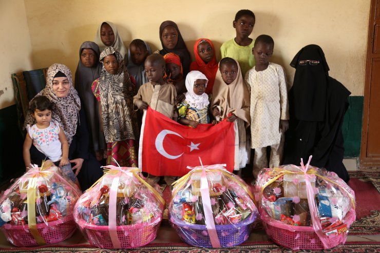 Türkiye'deki kadınlardan Nijerya'daki yetimlere yardım