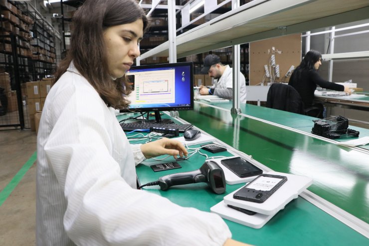 DÜZELTME - "Reeder, ilk akıllı cep telefonu "P 13 Life"ın üretimine başladı" başlıklı haberimizin başlık, spot ve içeriğinde yer alan "P 13 Life" ifadesi, "P13 Lite" olarak düzeltilmiştir.Haberimizi düzelterek yeniden yayıml