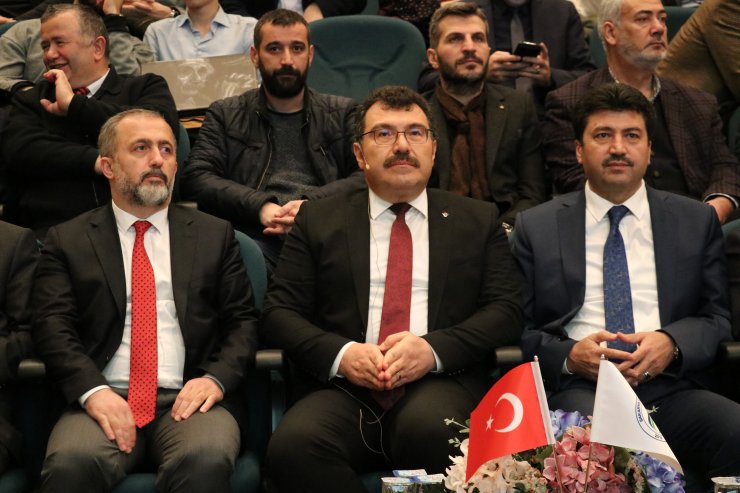 DÜZELTME - "TÜBİTAK Başkanı Hasan Mandal, üniversitelilerle buluştu" başlıklı haberimizin spot, giriş ve içeriğindeki "517 öğrenci yurt dışına gönderilecek" ifadesi, "517 burs pozisyonu var" şeklinde değiştirilmiştir. Haberi