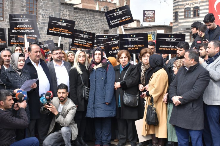 "Postmodern darbe"nin 22. yılı