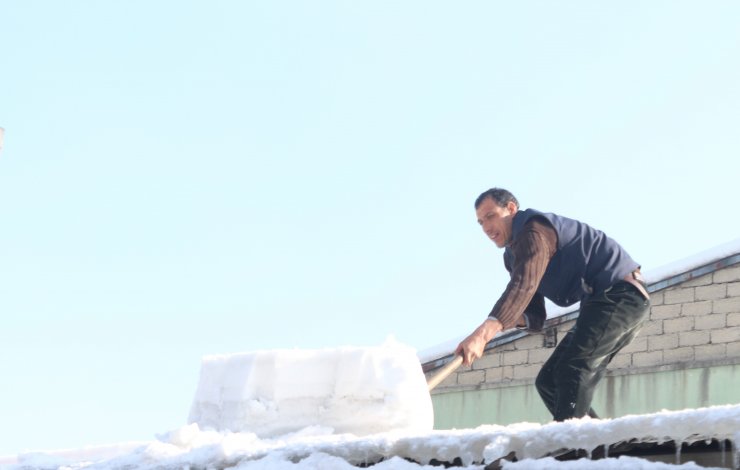 Beyaz çile ekmek kapıları oldu