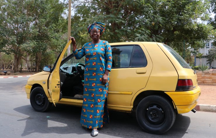 Senegal'in tek kadın taksicisi Boury Mbaye