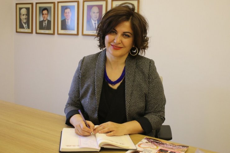 AÜ Tıp Fakültesi kadın dekana emanet