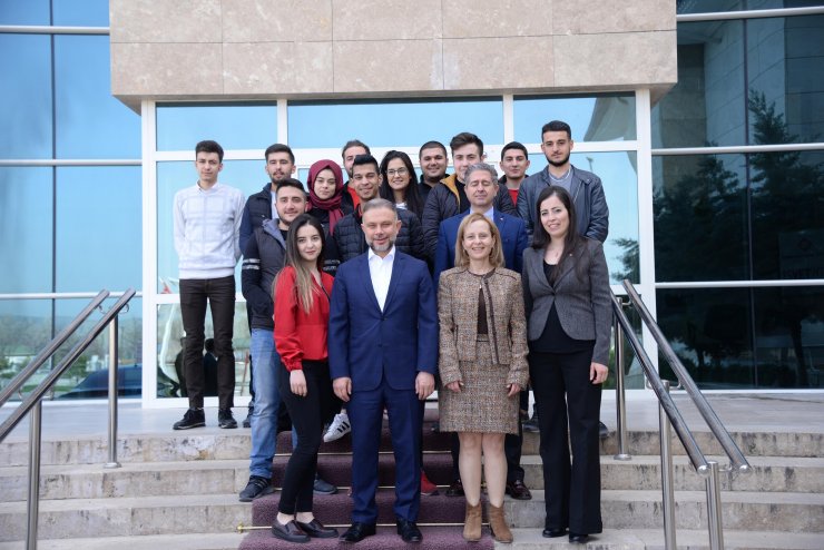 Belediye Başkanı Ertürk'ün mezuniyet heyecanı