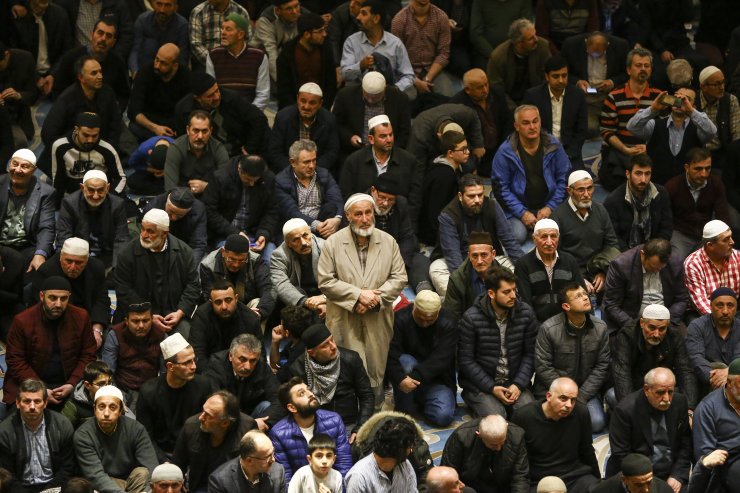 Regaib Kandili'nde Çamlıca Camisi'ne yoğun ilgi