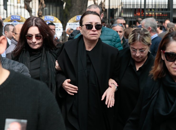 Sanatçı Demet Akbağ'ın acı günü