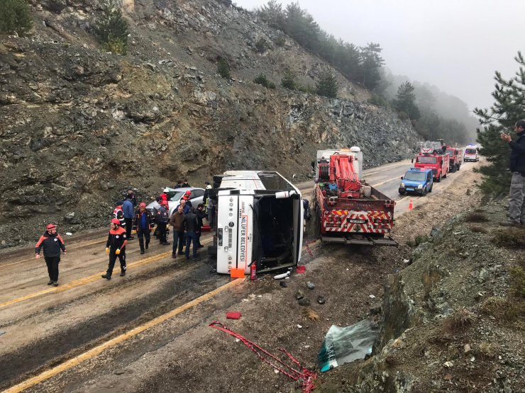 GÜNCELLEME - Bursa'da otobüs devrildi: 31 yaralı