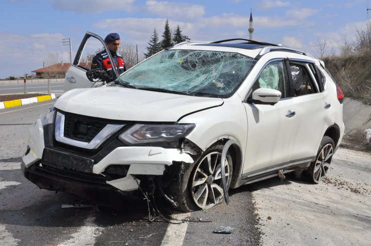Konya'da kamyonet tabelaya çarptı: 1 ölü, 5 yaralı