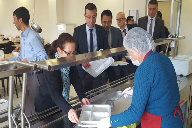 Niğde Adliyesinde günün menüsü "ecdat aşı"