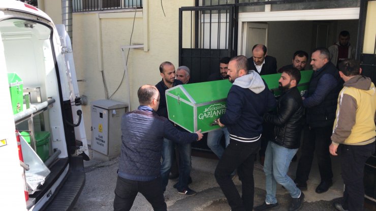 Çiçek sularken balkondan düşen kişi hayatını kaybetti