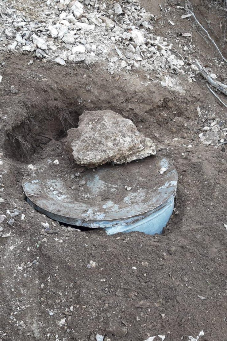 Elazığ'da PKK'lı teröristlere ait lastik bot ele geçirildi