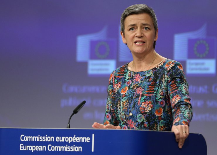 AB'den Google'a "milyarlık" reklam cezası