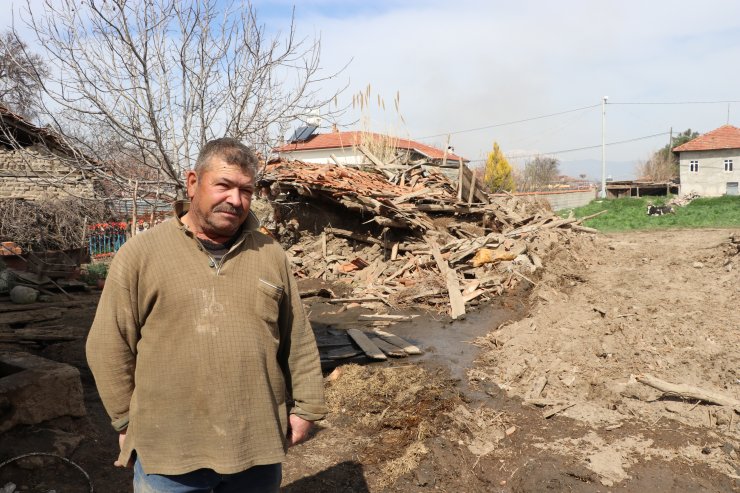 "50 yıllık evim başıma yıkıldı"