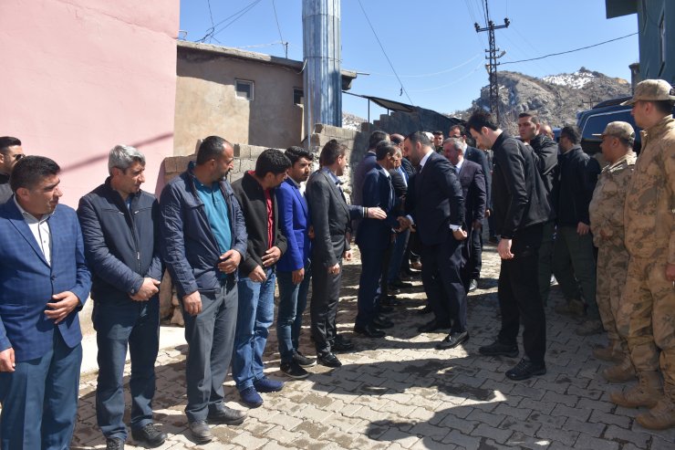 "Bizi ayrıştırmak isteyenlere bir şamar atalım"