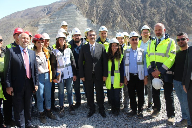 "Artık elektrik fazlamızı ihraç eder hale geldik"