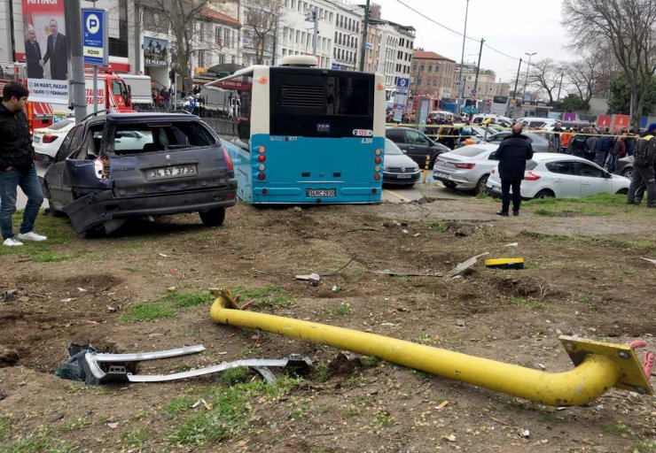 GÜNCELLEME - Halk otobüsü kaza yaptı