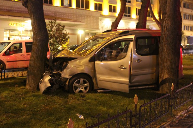 Fatih'te trafik kazası: 1'i çocuk 5 yaralı