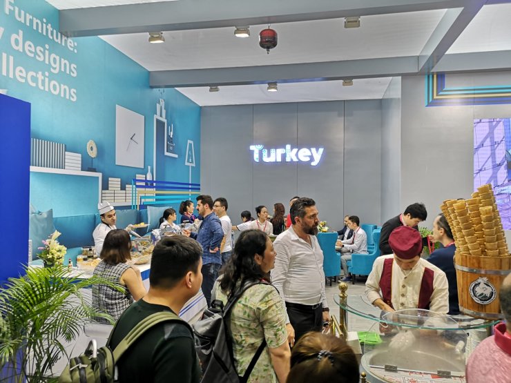 Türk mobilyacılar Çin'e çıkarma yaptı