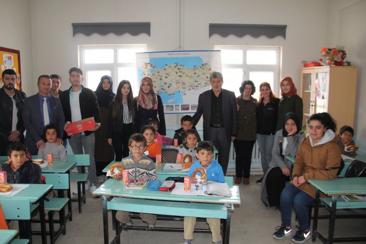 Üniversite öğrencilerinden örnek davranış